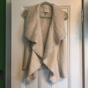 Creme suede/fur vest- perfect for fall!